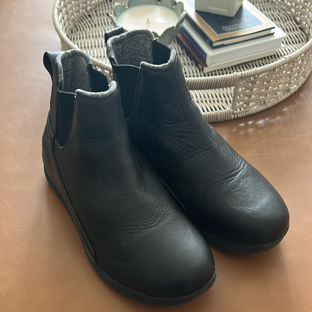 Kuru Luna Black Leather Chelsea Boots Sz 8 - Picture 2 of 9